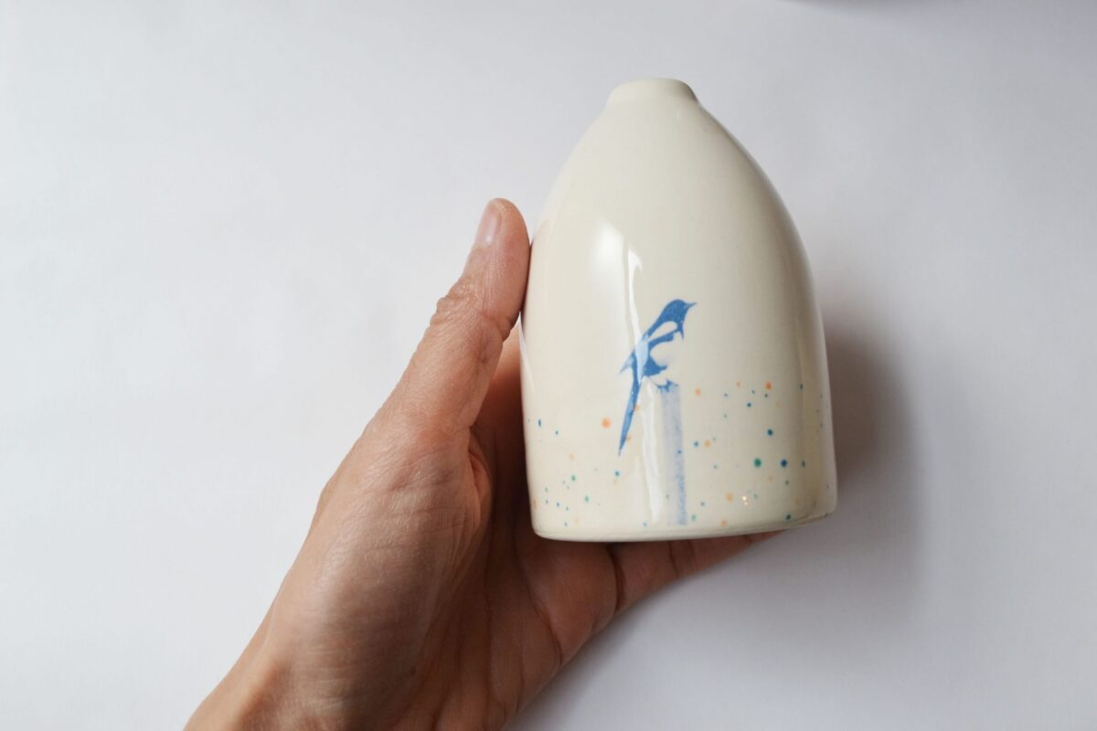 Bird vase, speckled glaze - Image 2