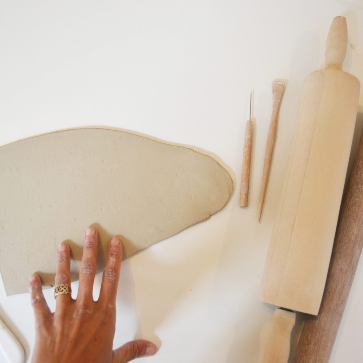 Hand-building Clay workshop, November 28, Thursday, 18:00 - 20:30, with Kesem Yahav - Image 2