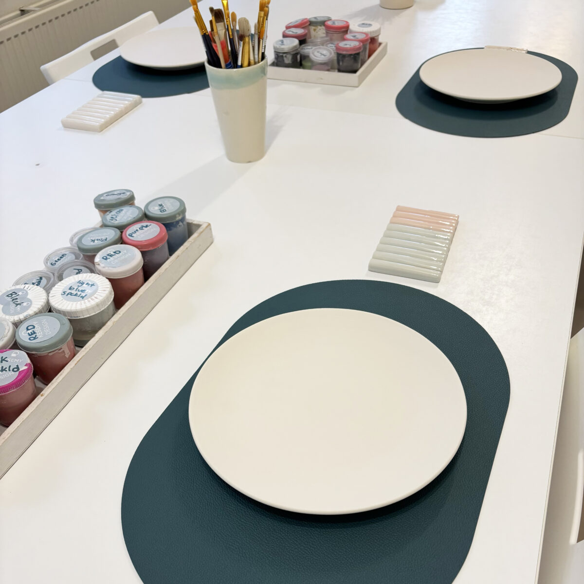 Painting on ceramic workshop, September 16, Tuesday, 19:00 - 21:30, with Kesem Yahav - Image 10
