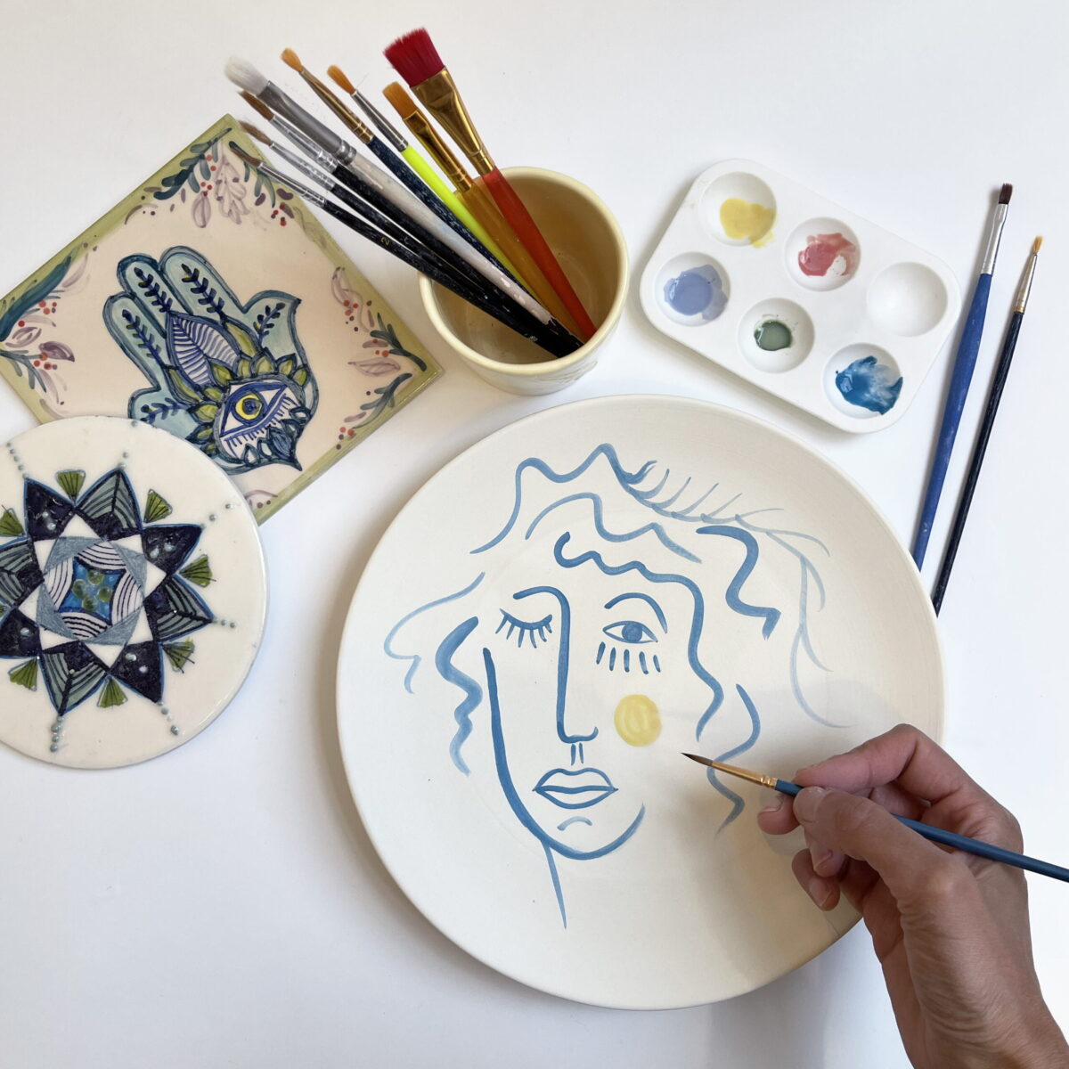 Painting on ceramic plates workshop, January 16, Thursday, 18:00 - 20:30, with Kesem Yahav - Image 4