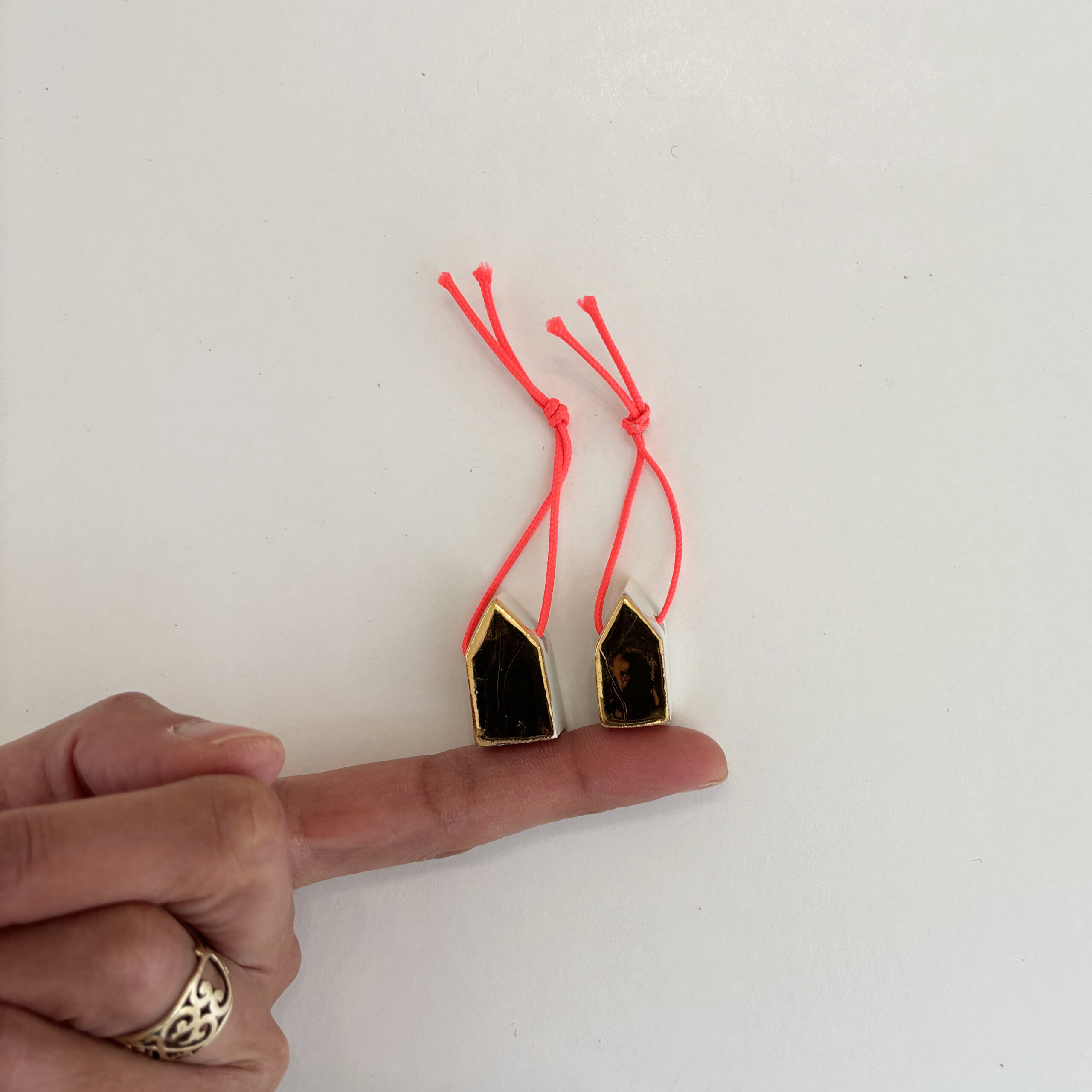 Tiny golden houses - set of 2 - Image 6