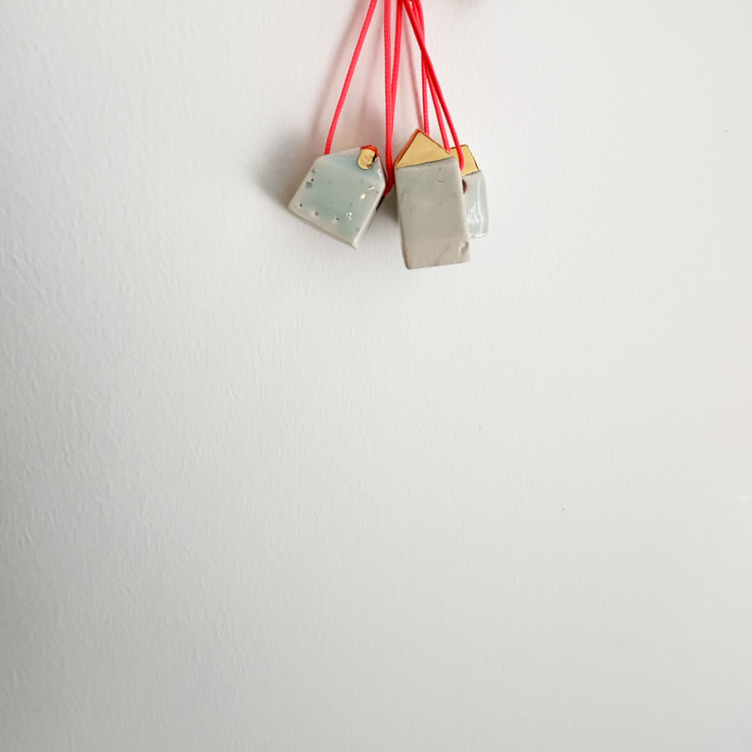 Tiny golden houses - set of 3 - Image 7